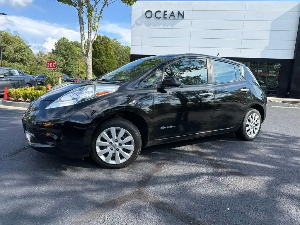 2014 Nissan Leaf S's photo