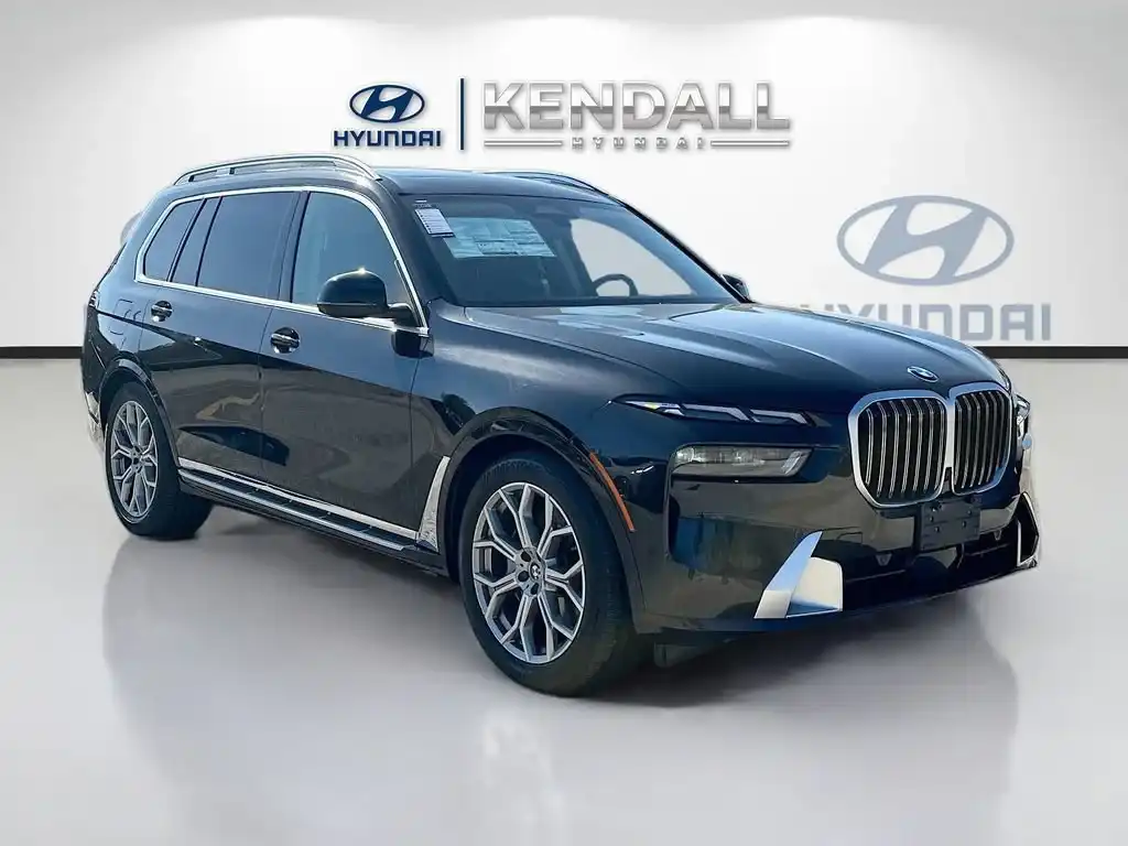 2025 BMW X7 xDrive40i's photo