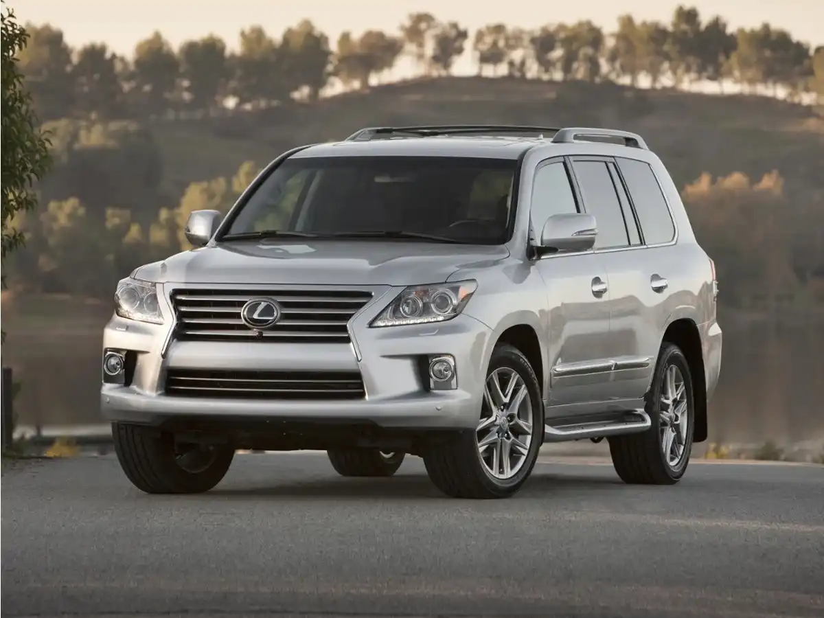 2013 Lexus LX 600 570's photo
