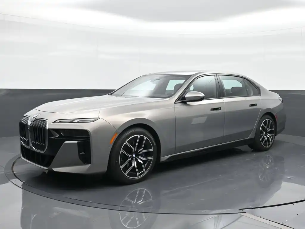 2023 BMW 7 Series 740i Sedan's photo