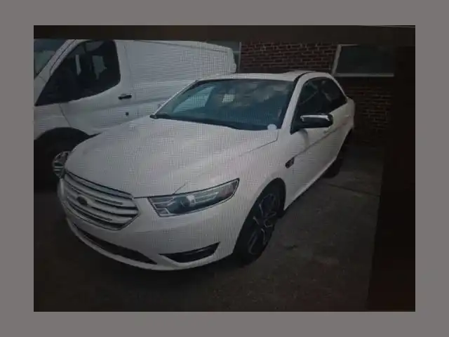 2017 Ford Taurus Limited AWD's photo