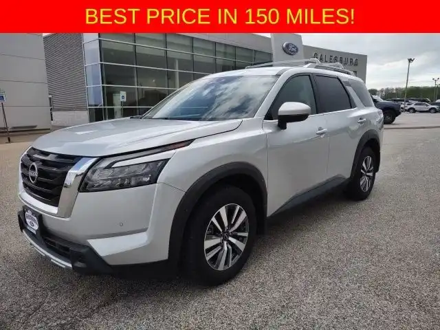 2025 Nissan Pathfinder SL 4WD's photo
