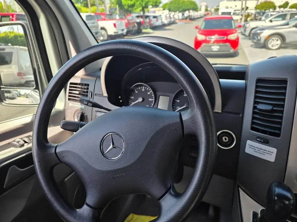 2013 Mercedes-Benz Sprinter 3500 170 WB photo 3