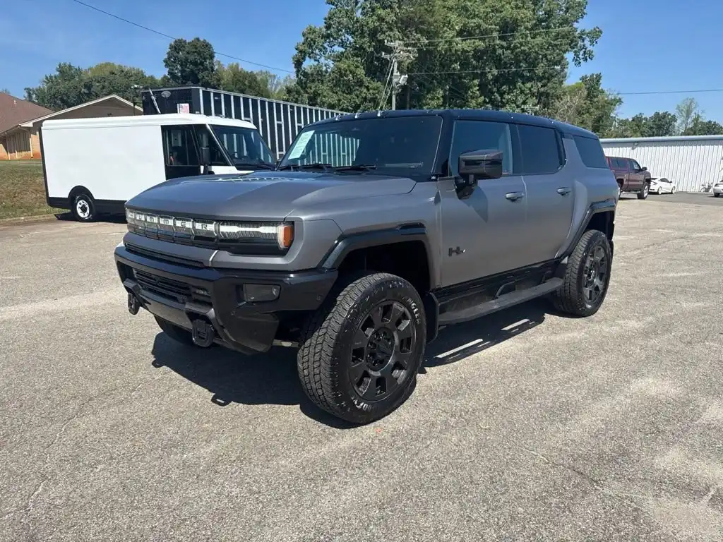 2026 GMC Hummer EV 3X SUV's photo
