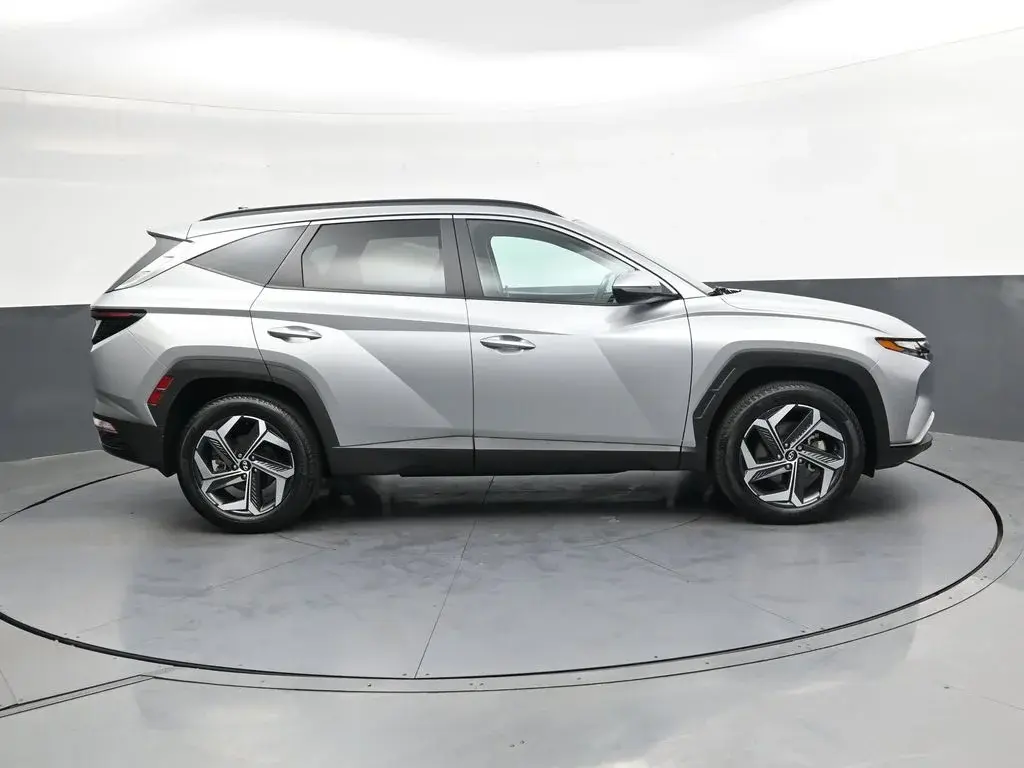 2023 Hyundai Tucson SEL AWD photo 3