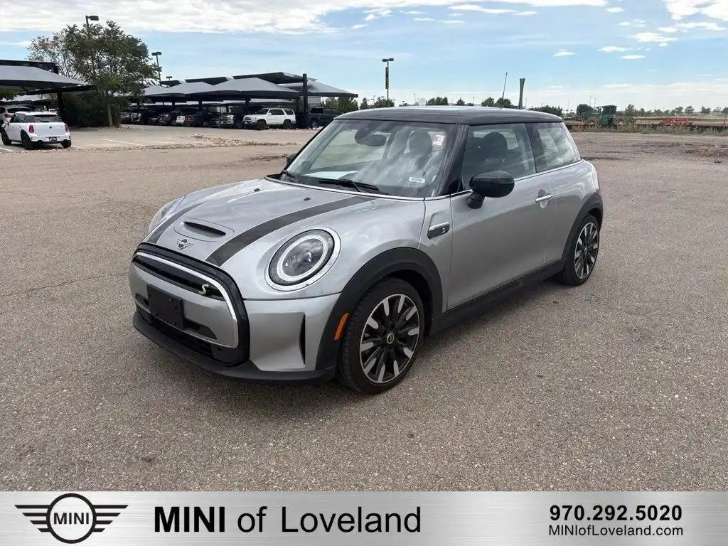2024 MINI Hardtop Cooper SE's photo