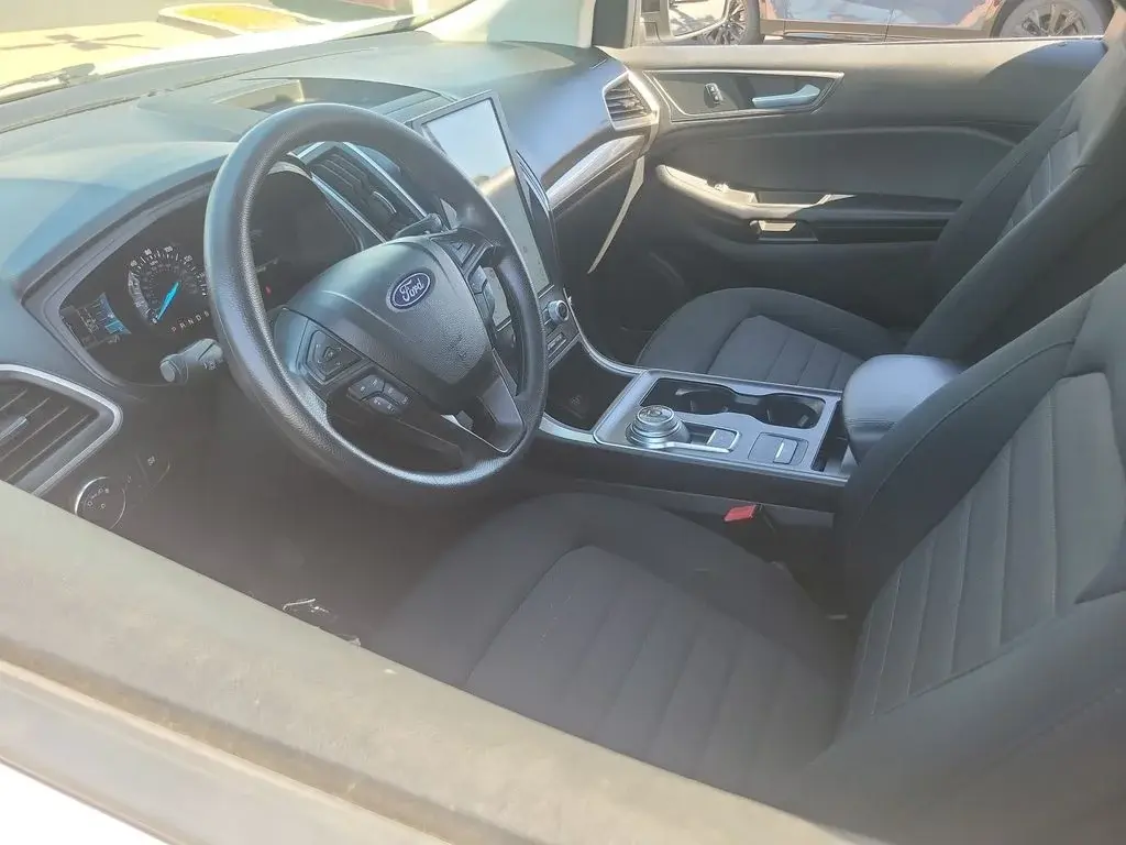 2022 Ford Edge SE AWD photo 3