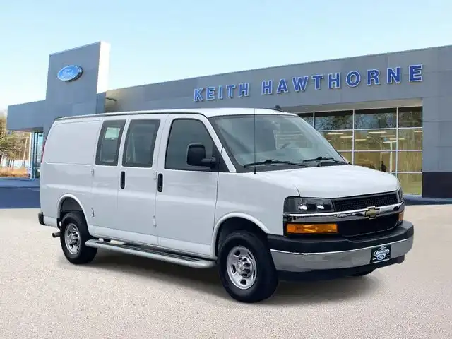 2025 Chevrolet Express Work Van HD 2500's photo