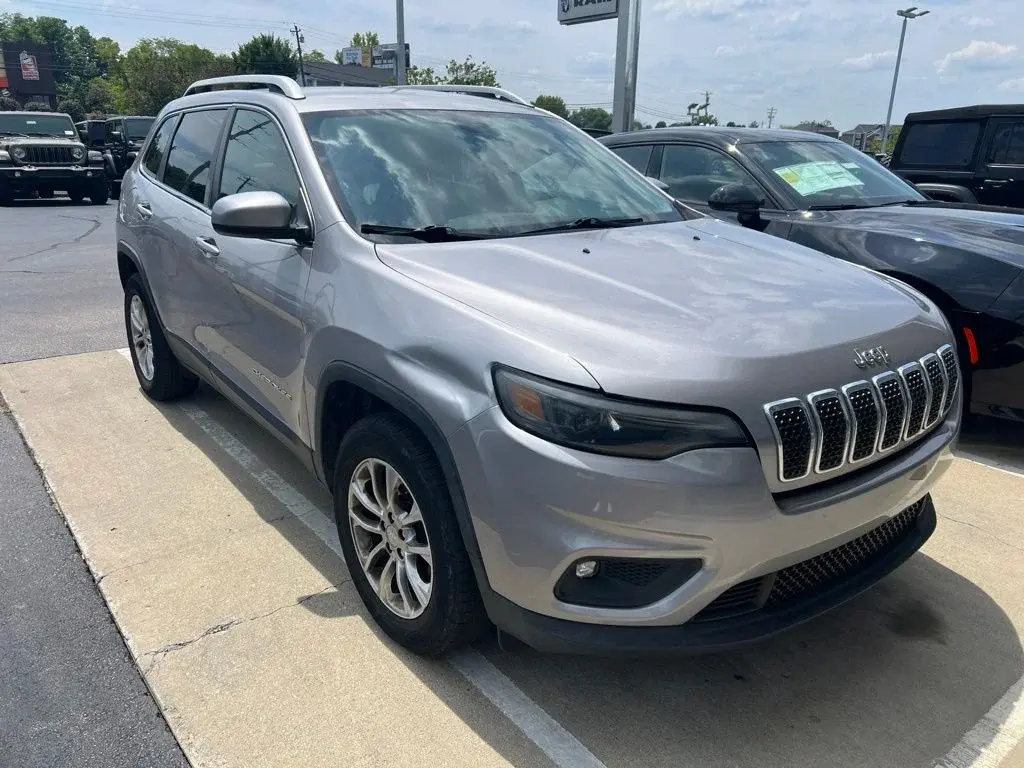 Vehicle Image 2