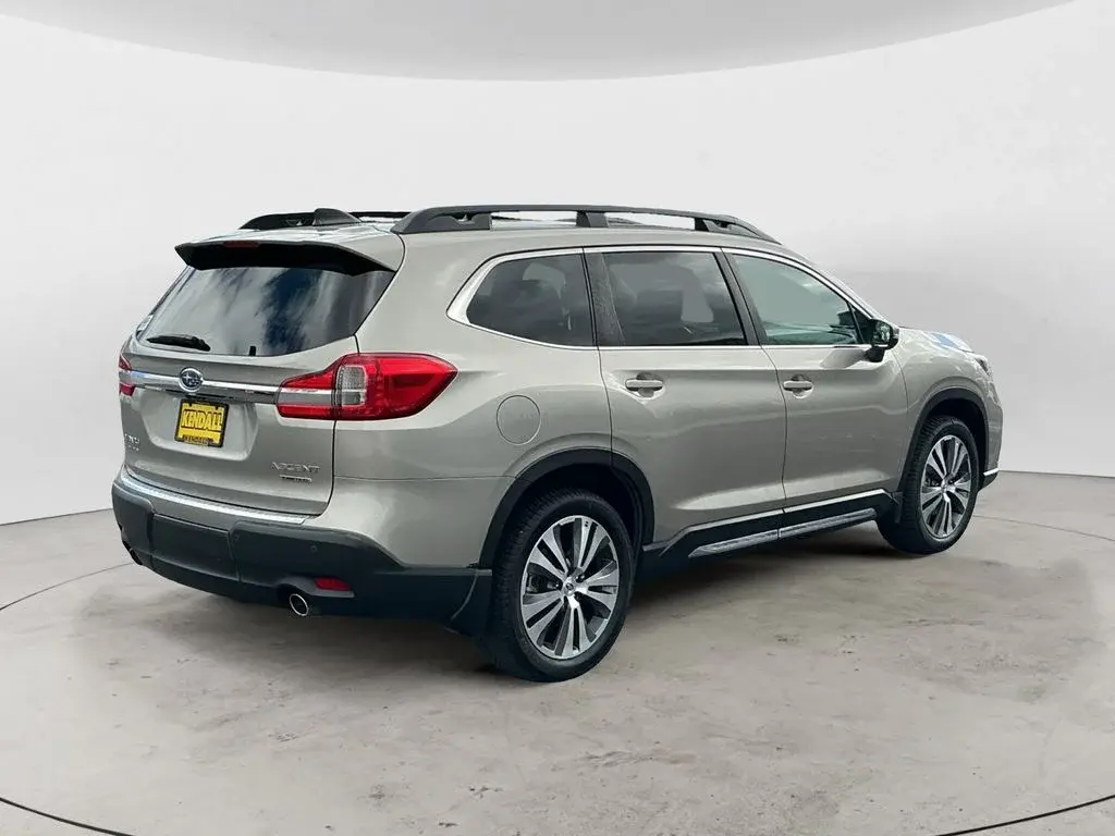 2025 Subaru Forester Touring photo 5
