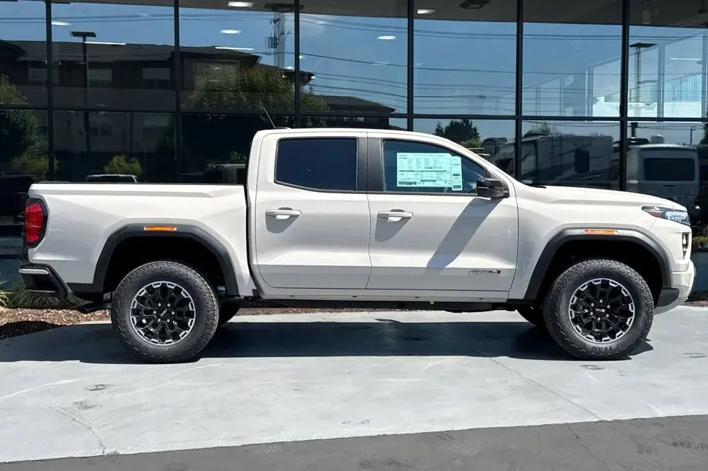 2026 GMC Canyon 4WD AT4 Crew Cab Short Box photo 3