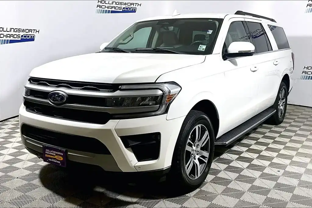 2023 Ford Expedition XLT MAX's photo