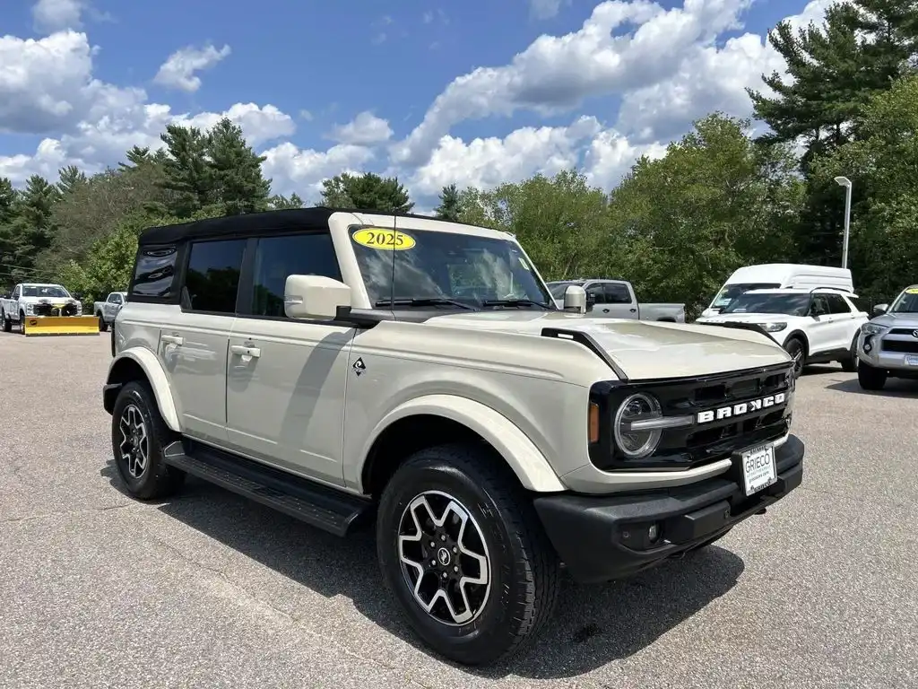 2025 Ford Bronco Outer Banks 4x4's photo