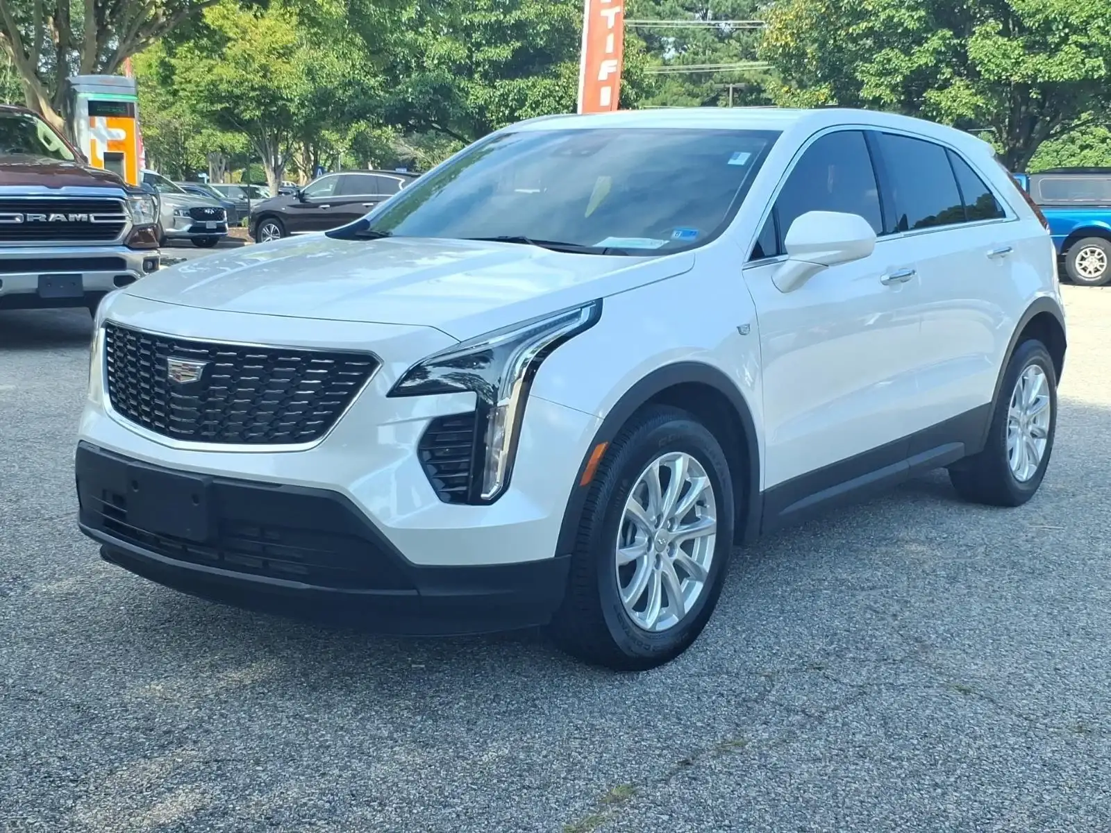 2023 Cadillac XT4 Luxury AWD's photo