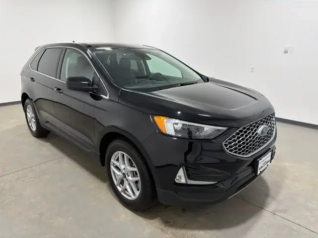 2024 Ford Edge SEL AWD photo 3