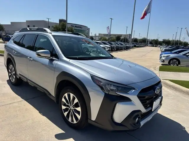 2025 Subaru Outback Touring photo 1