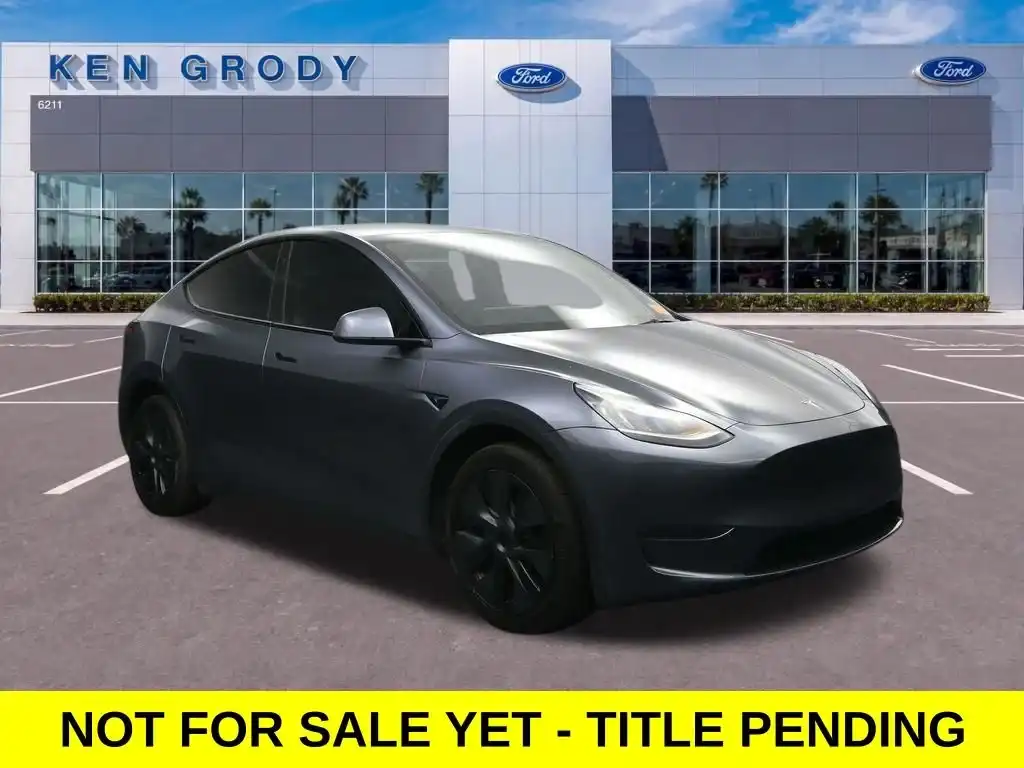2023 Tesla Model Y Long Range Dual Motor All-Wheel Drive's photo