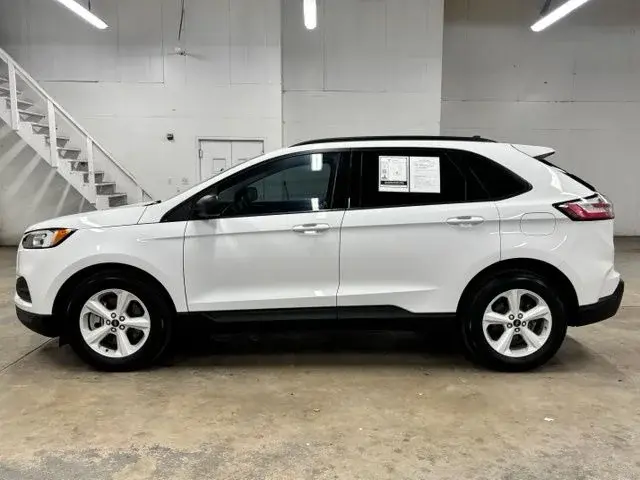 2021 Ford Edge SE photo 4