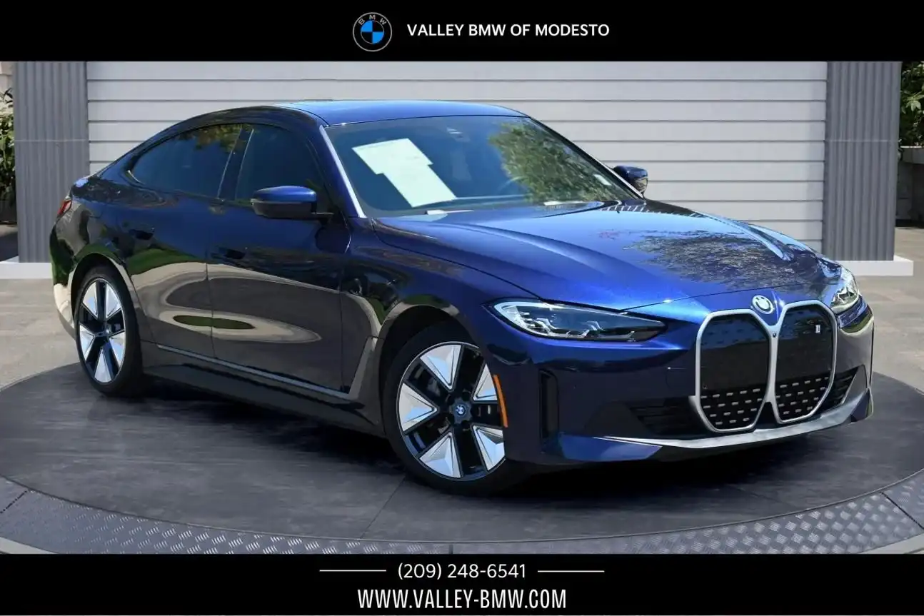 2023 BMW i4 eDrive35's photo