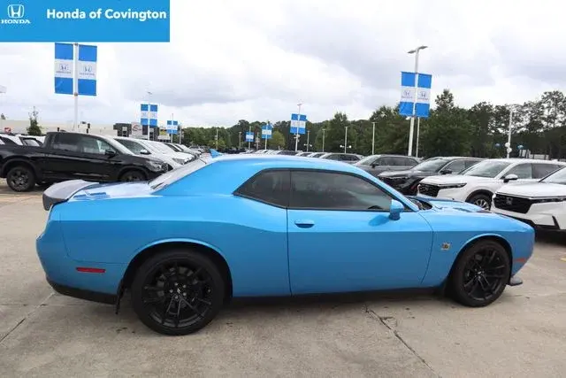 2023 Dodge Challenger R/T Scat Pack photo 3