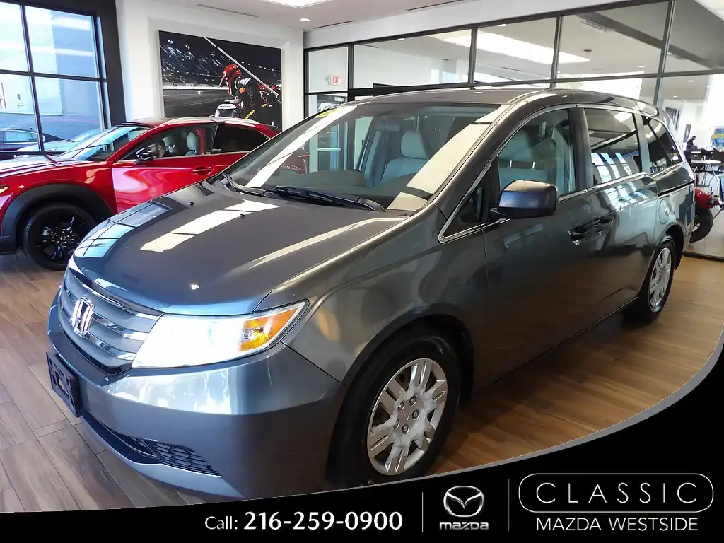 2013 Honda Odyssey LX's photo