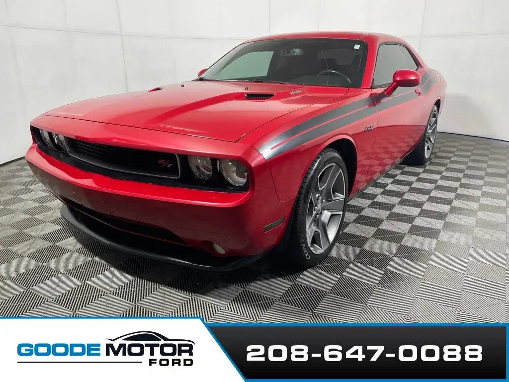 2012 Dodge Challenger R/T photo 4