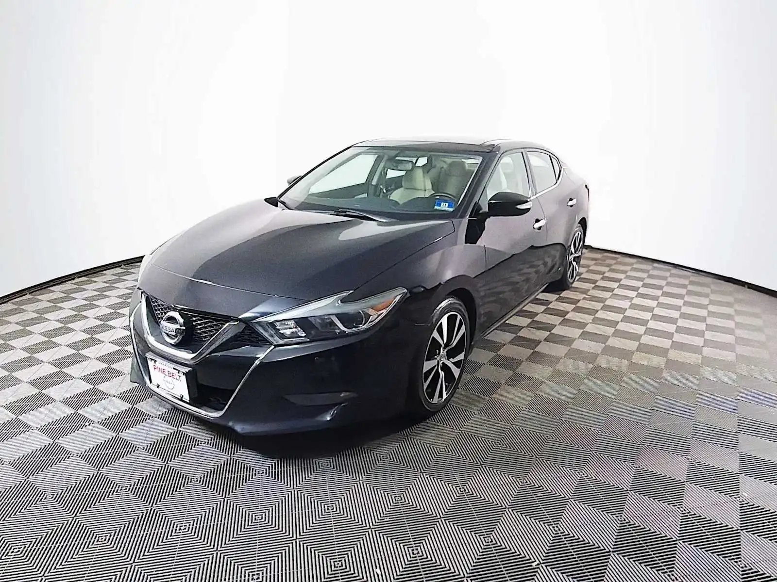 2018 Nissan Maxima SL's photo