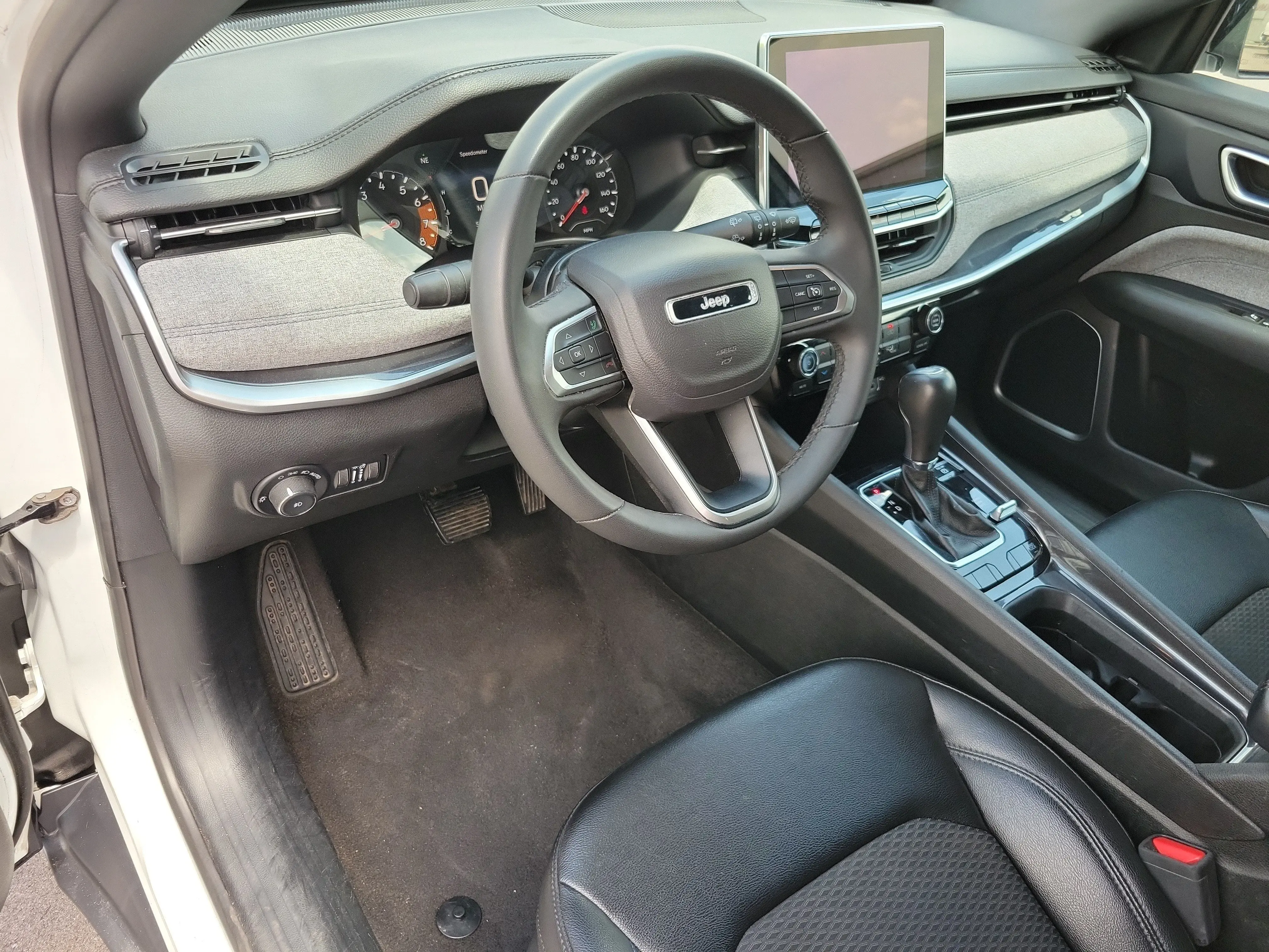 2024 Jeep Compass Latitude 4X4 photo 4