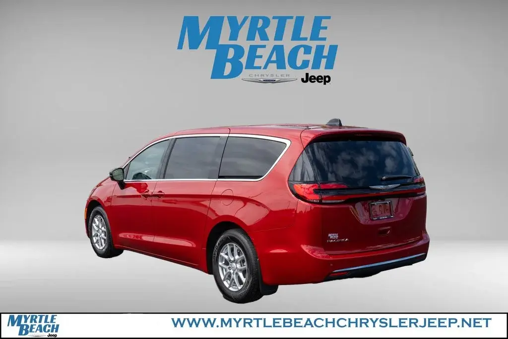 2026 Chrysler Pacifica Select photo 4