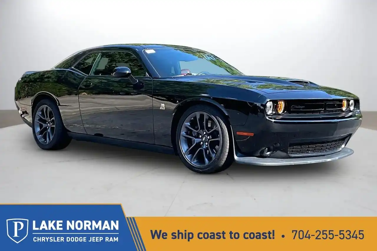 2023 Dodge Challenger R/T Scat Pack's photo