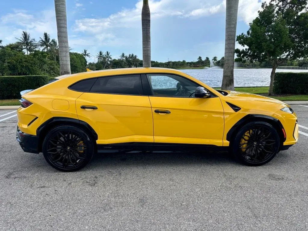 2025 Lamborghini Urus 4.0 V8 PHEV SE photo 5
