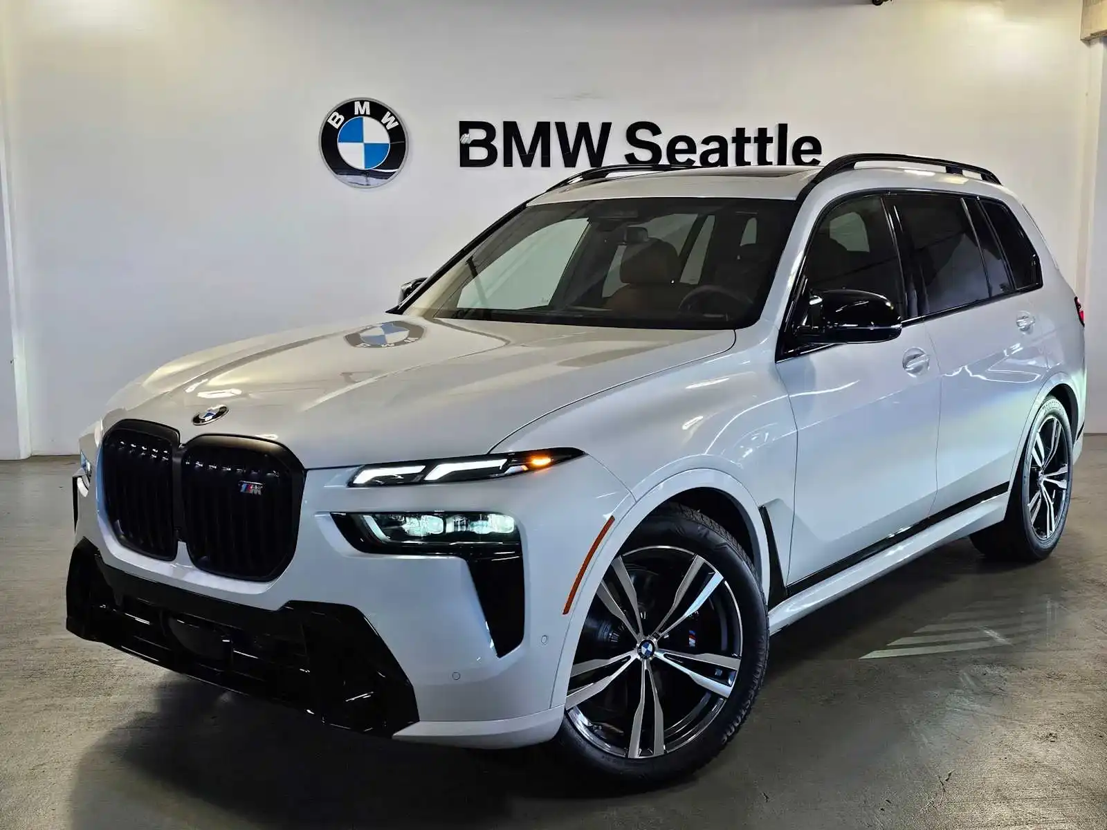 2026 BMW X7 M60i's photo