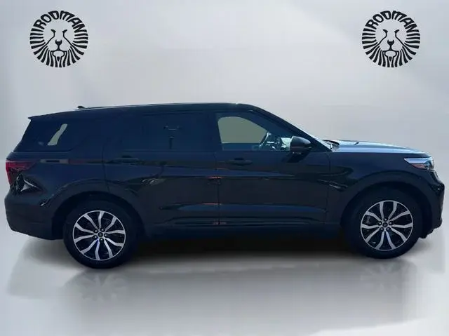 2021 Ford Explorer ST 4WD photo 5