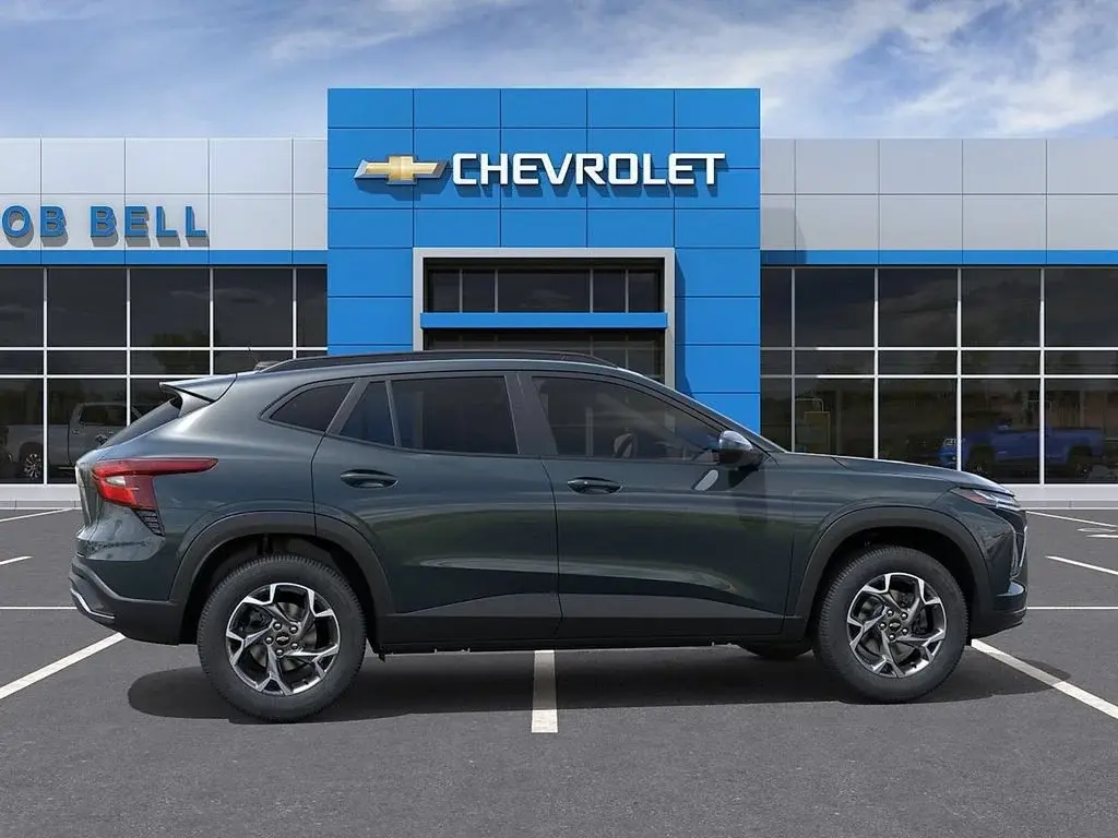 2026 Chevrolet Trax LT photo 5