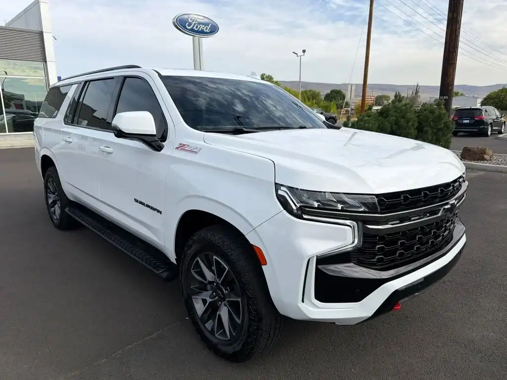 2023 Chevrolet Suburban Z71 4WD 1500's photo