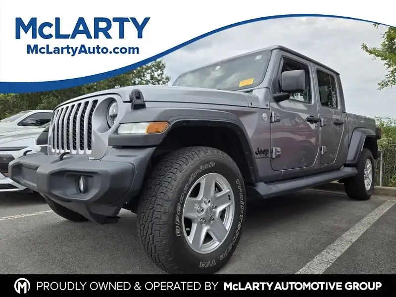 2020 Jeep Gladiator Sport S's photo