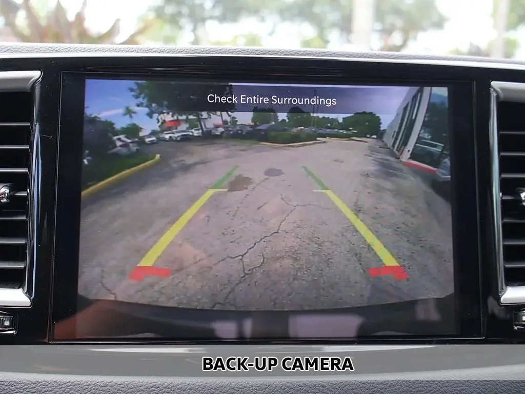 2023 Chrysler Pacifica Touring L photo 4