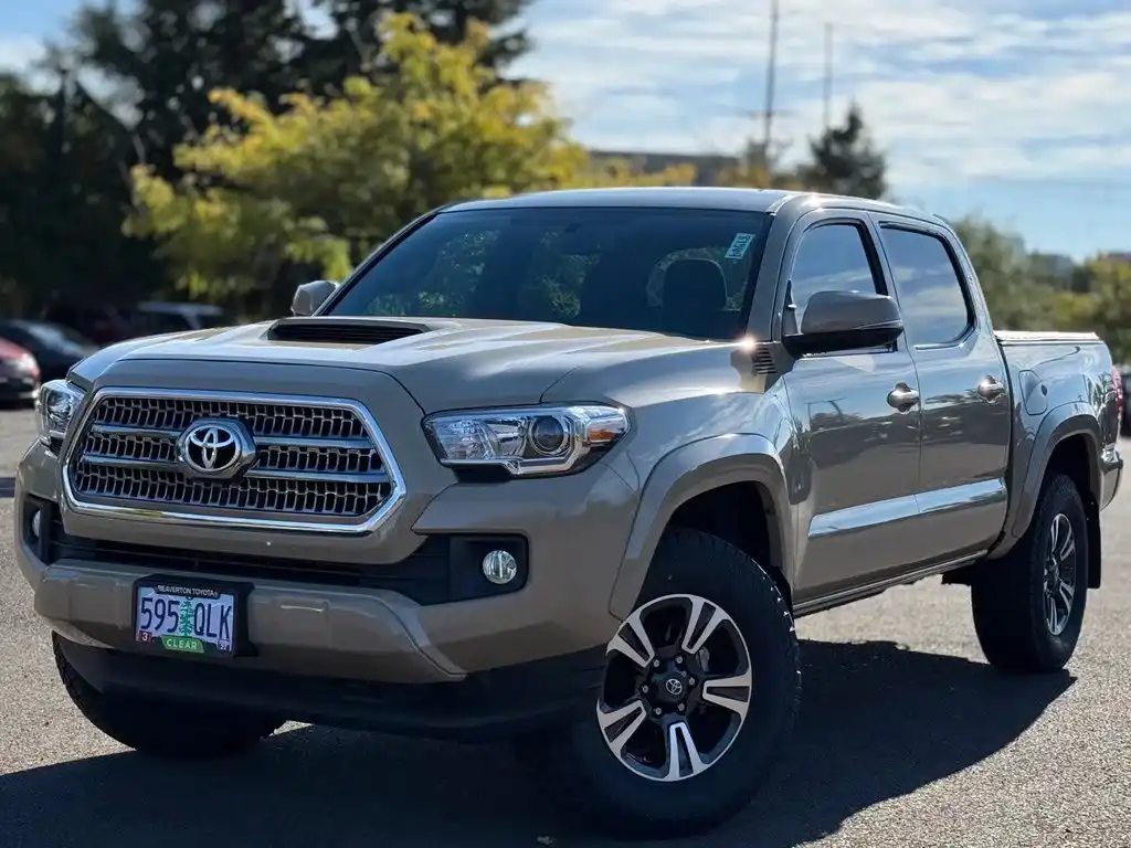 2016 Toyota Tacoma TRD Sport Double Cab 2WD V6 Auto Short Bed's photo