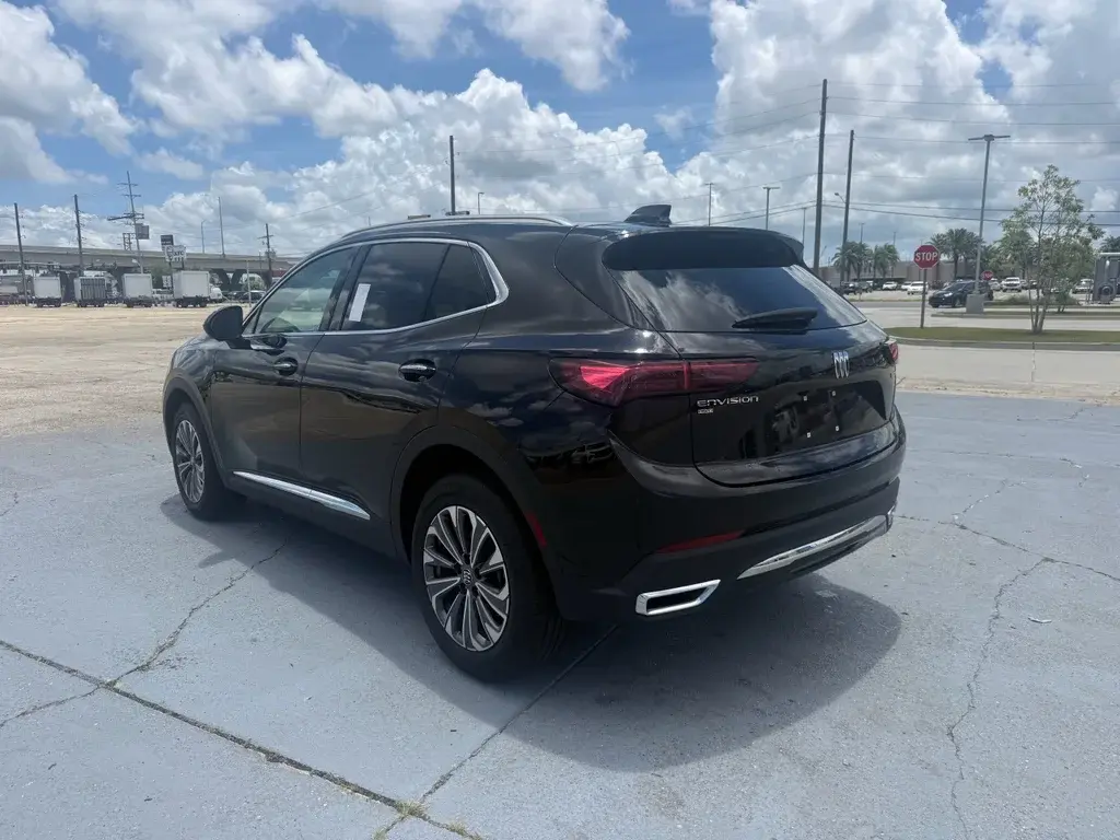 2025 Buick Envision Preferred AWD photo 3