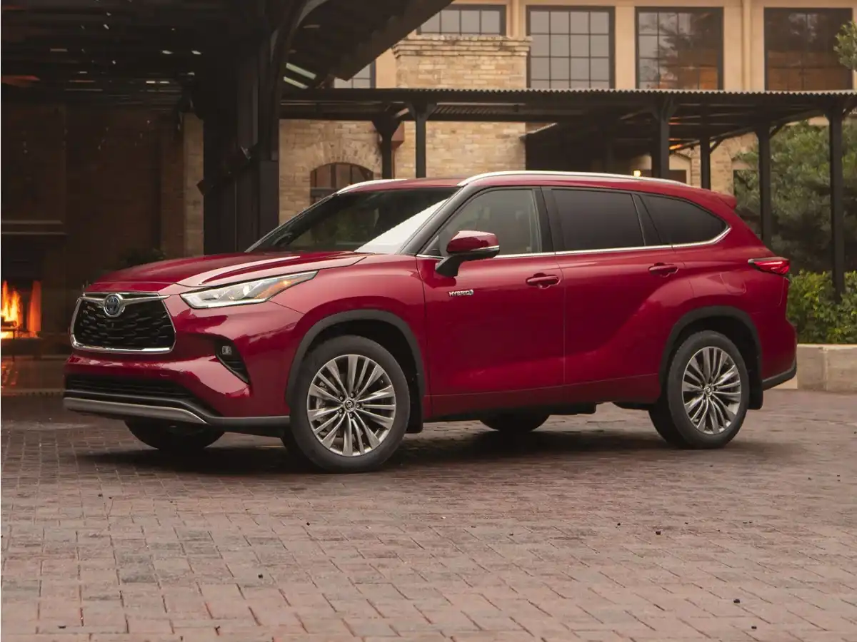 2021 Toyota Highlander LE Hybrid 4WD's photo