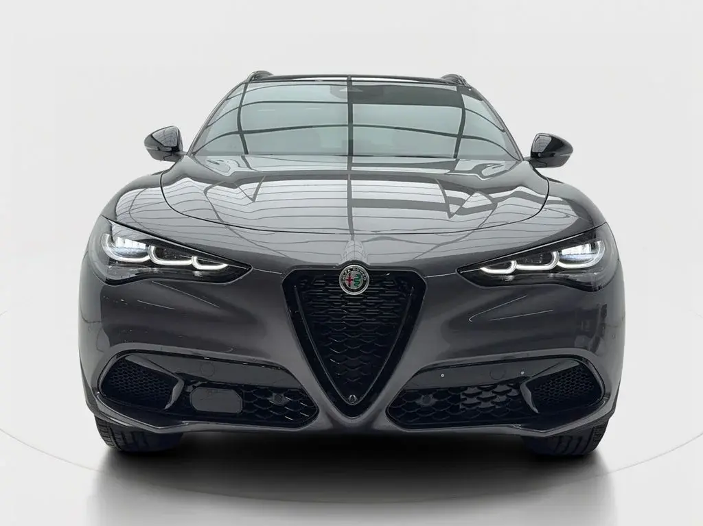 2026 Alfa Romeo Stelvio undefined photo 4