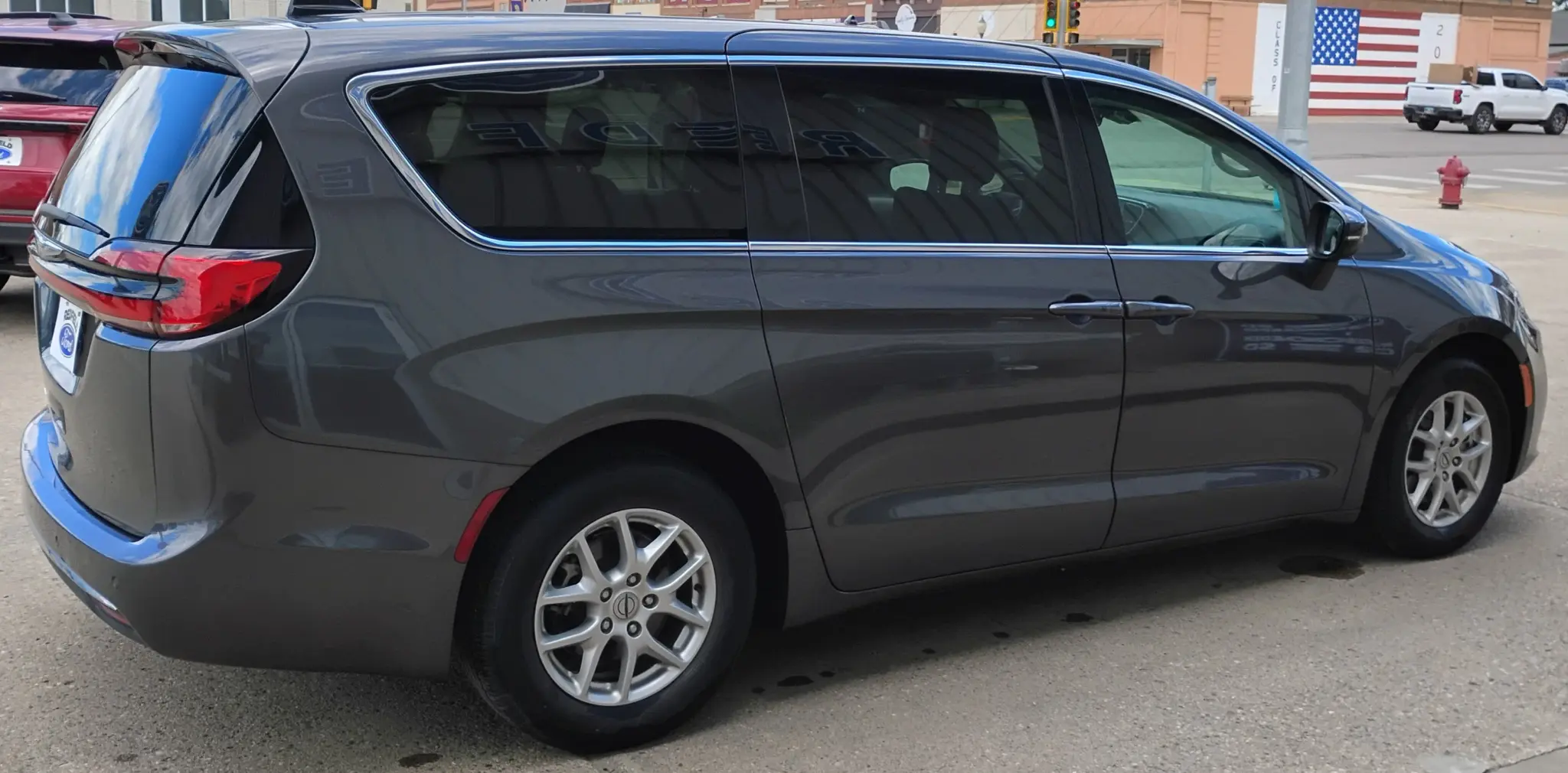 2023 Chrysler Pacifica Touring L photo 5
