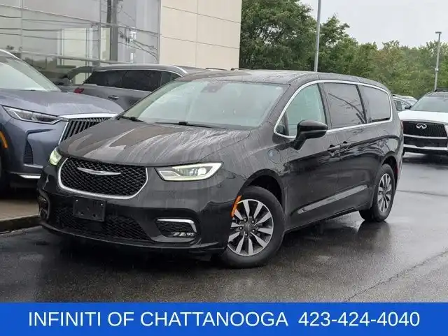 2023 Chrysler Pacifica Hybrid Touring L Hybrid's photo