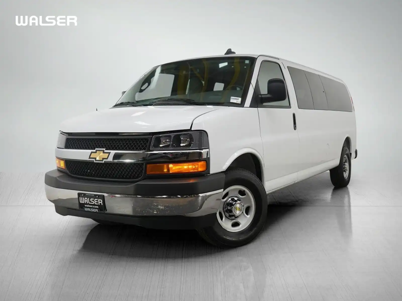 2025 Chevrolet Express 3500 LT Extended's photo