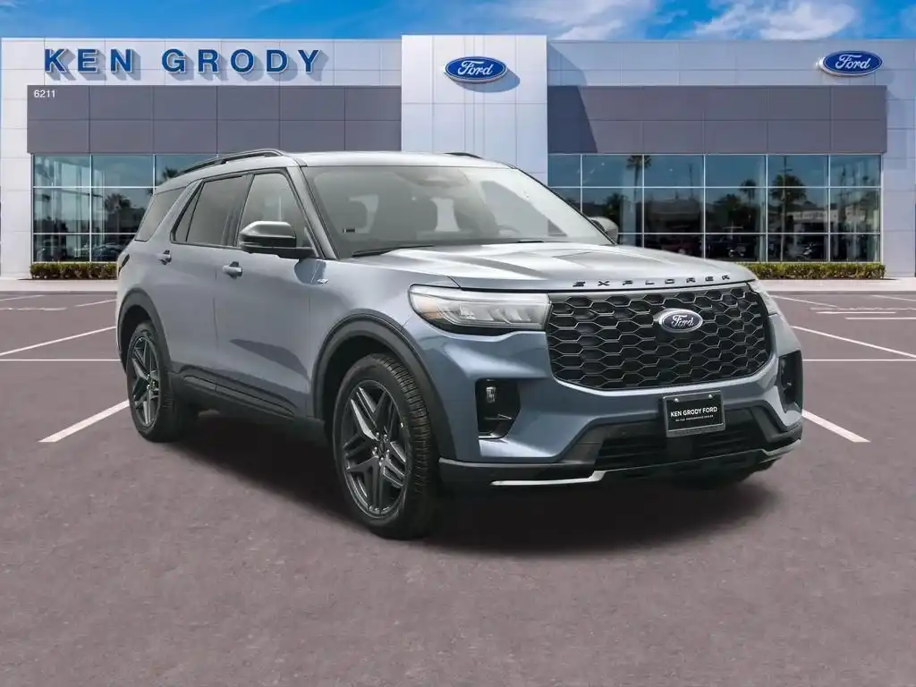 2026 Ford Explorer ST-LINE RWD's photo