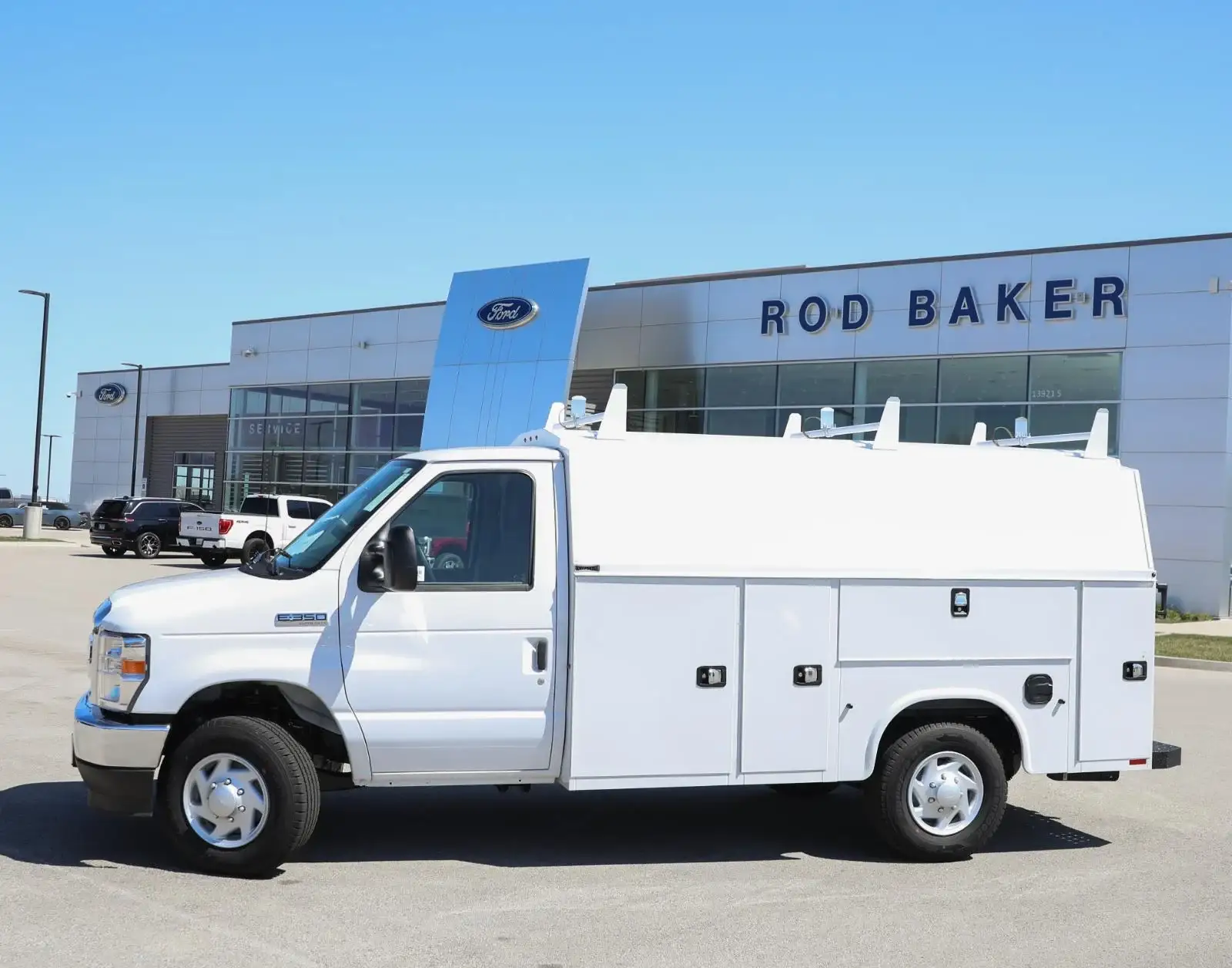 2026 Ford E-Series SRW E-350 Super Duty 138 in WB photo 1