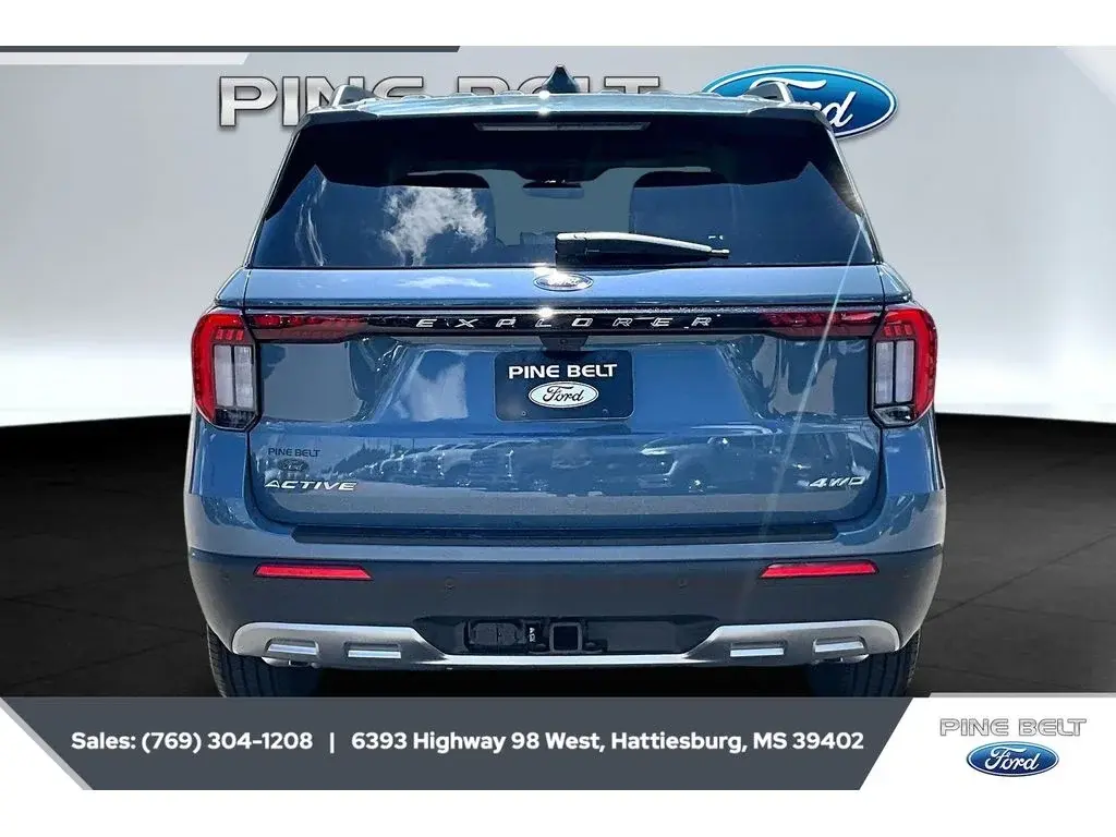 2026 Ford Explorer Active 4WD photo 4
