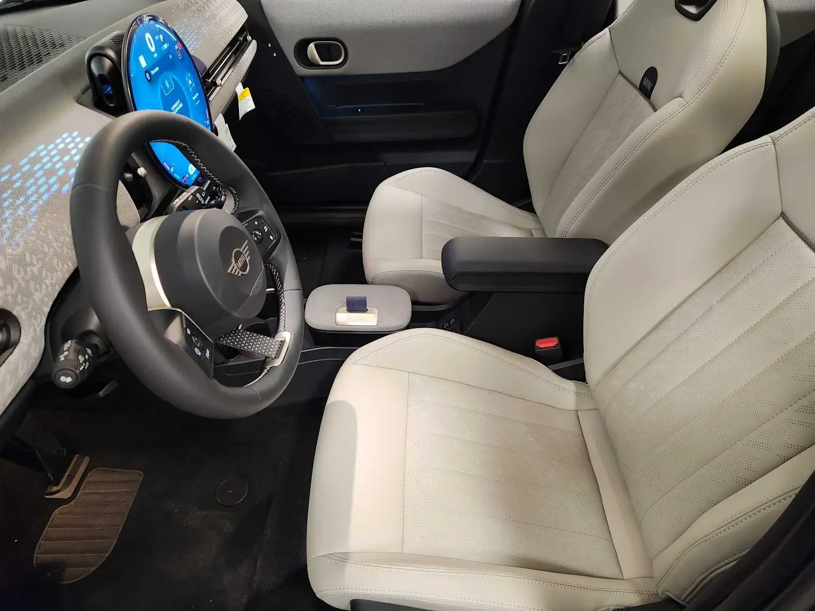 2026 MINI Hardtop Cooper S photo 4