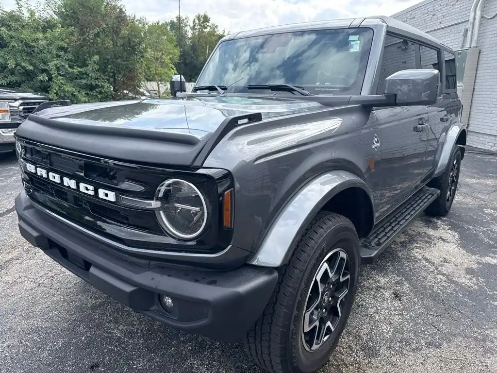 2023 Ford Bronco Outer Banks 4WD's photo