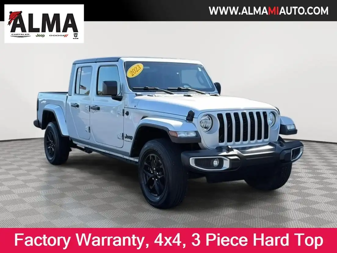 2023 Jeep Gladiator Sport S's photo